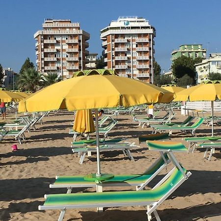 Appartamento Fronte Mare Rimini Ngoại thất bức ảnh
