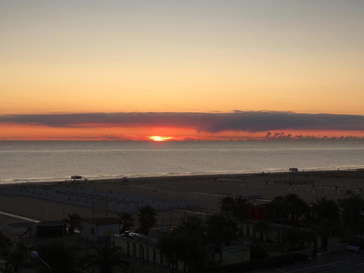 Appartamento Fronte Mare Rimini Ngoại thất bức ảnh
