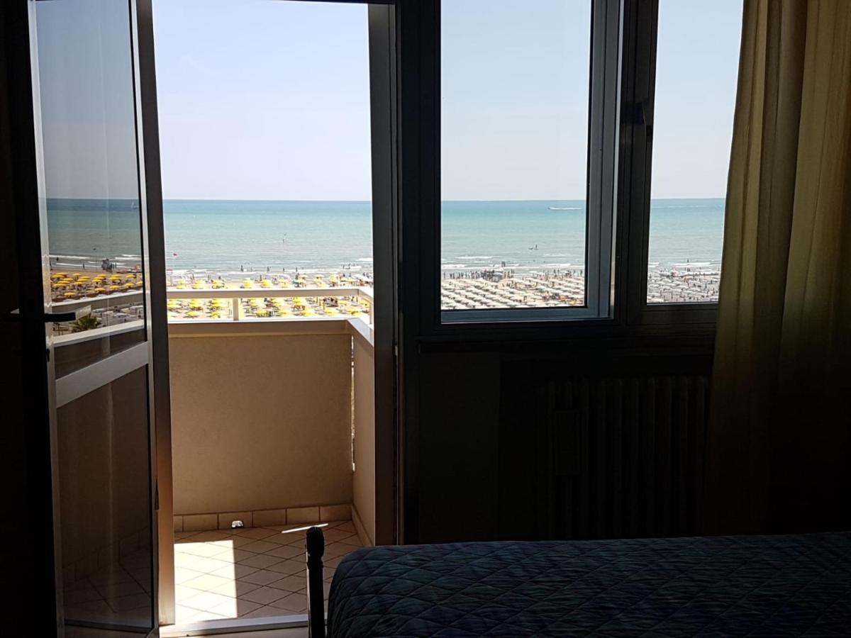 Appartamento Fronte Mare Rimini Ngoại thất bức ảnh