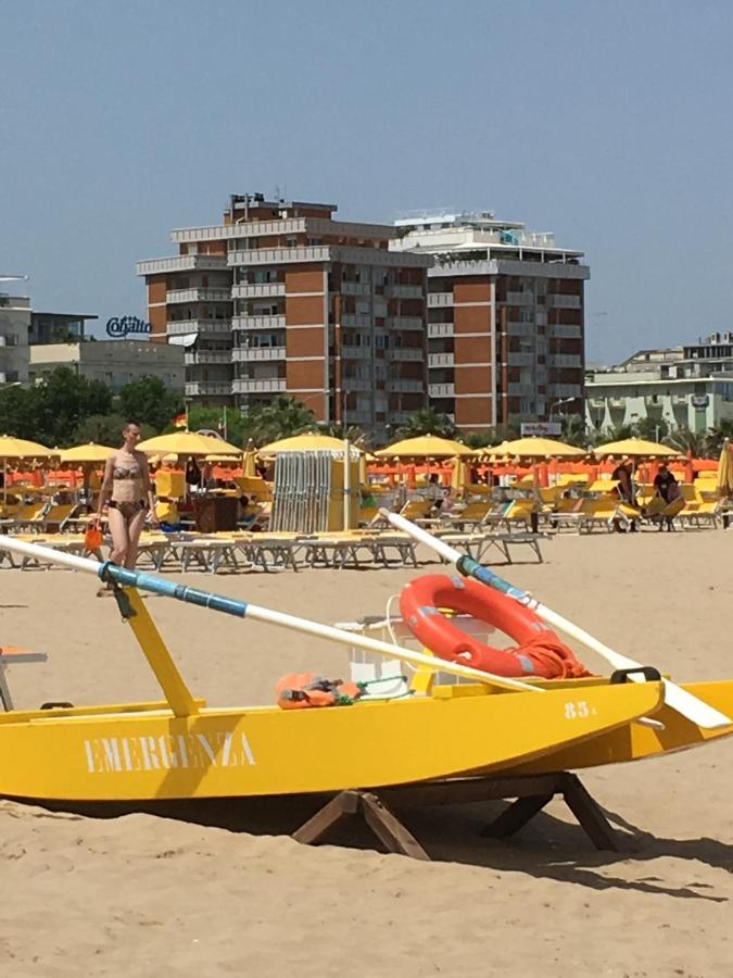 Appartamento Fronte Mare Rimini Ngoại thất bức ảnh