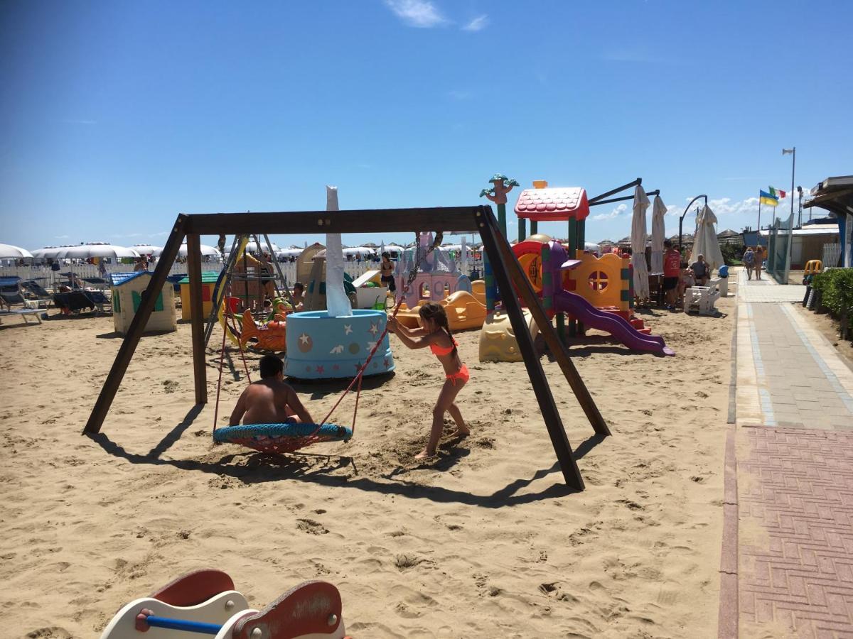 Appartamento Fronte Mare Rimini Ngoại thất bức ảnh