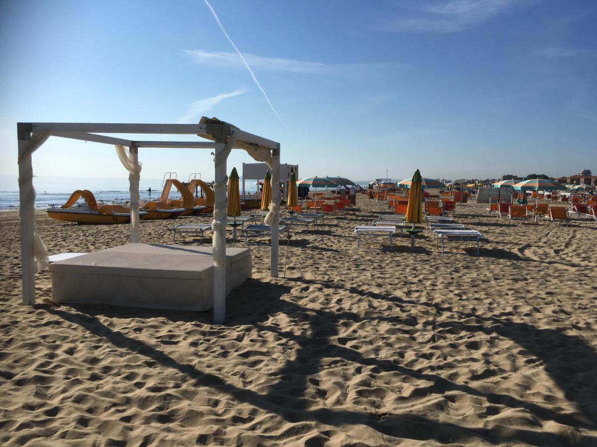 Appartamento Fronte Mare Rimini Ngoại thất bức ảnh