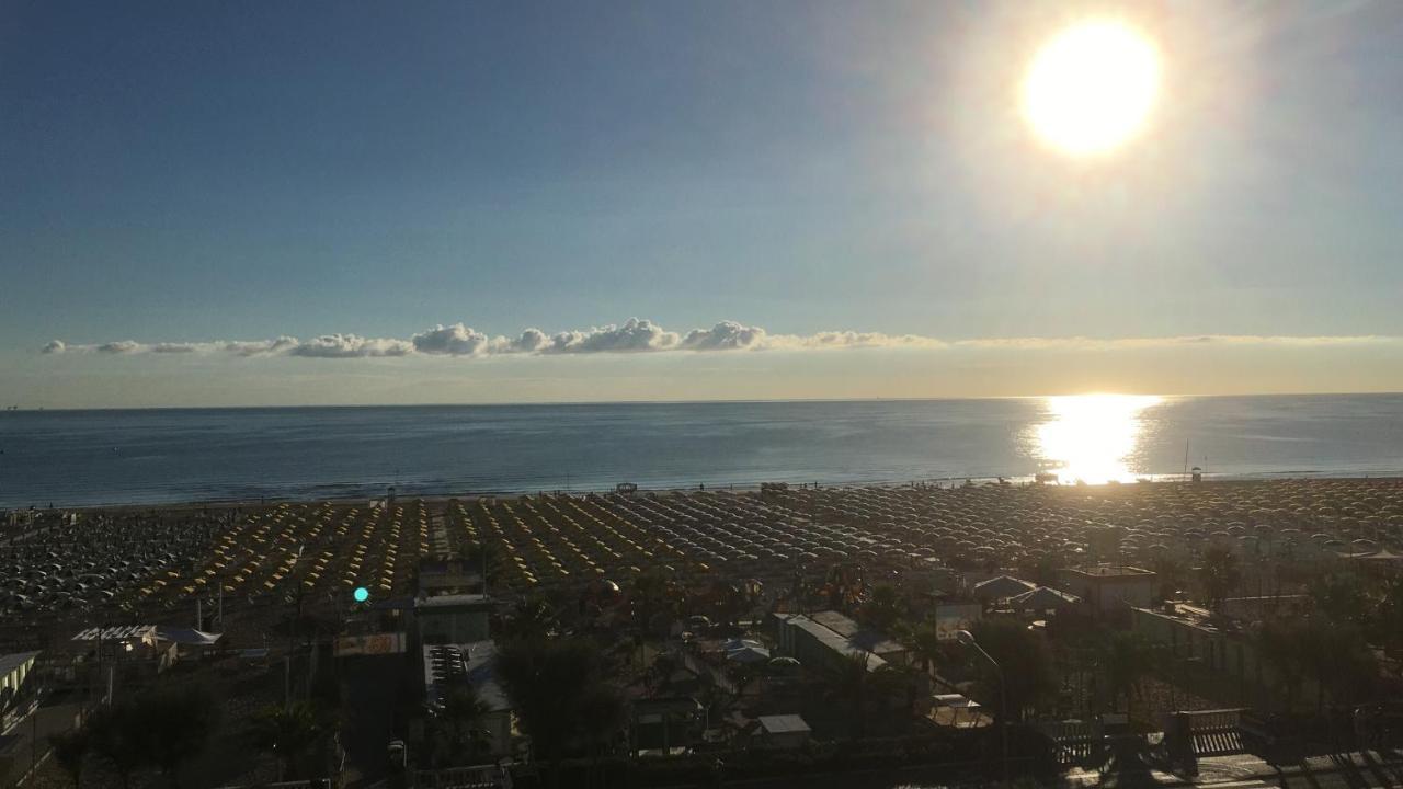 Appartamento Fronte Mare Rimini Ngoại thất bức ảnh