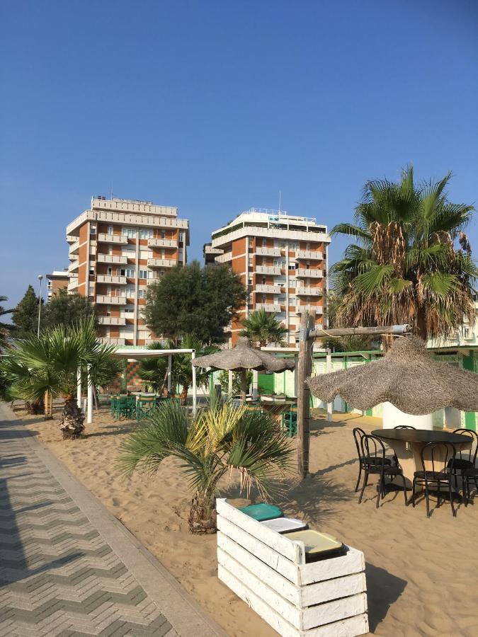Appartamento Fronte Mare Rimini Ngoại thất bức ảnh
